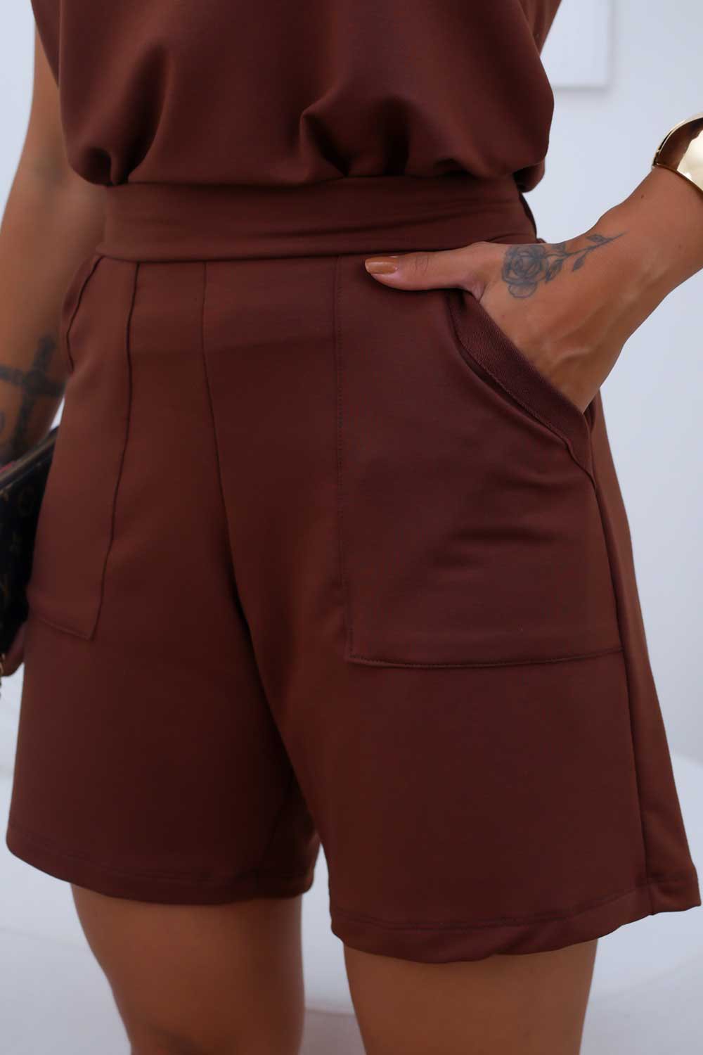 Shorts feminino de molecotton — detalhe e caimento